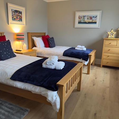 Vast, Elegant Home With Indoor Pool & Sauna Near Popular Golf Course Kington  Eksteriør bilde