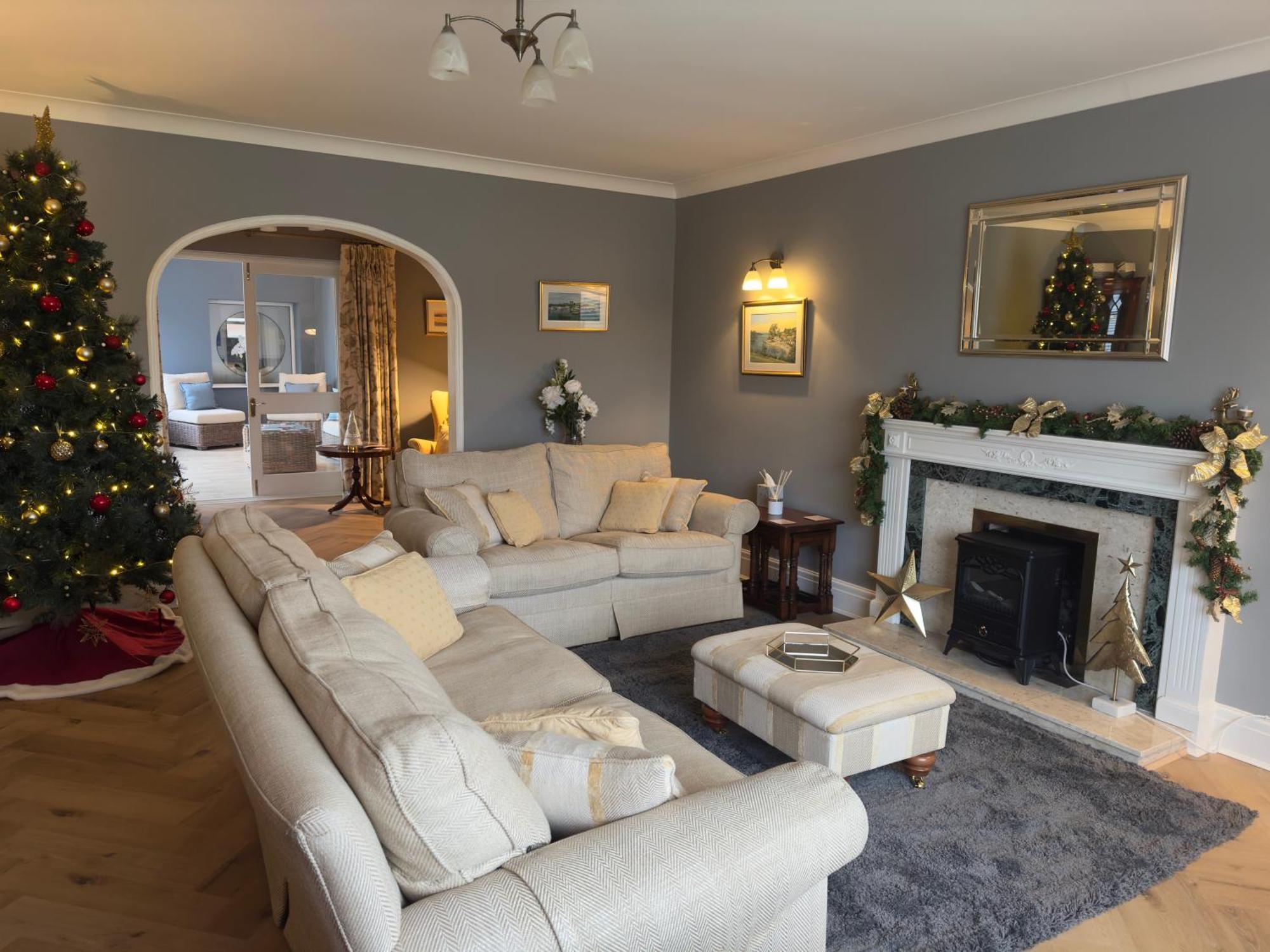 Vast, Elegant Home With Indoor Pool & Sauna Near Popular Golf Course Kington  Eksteriør bilde