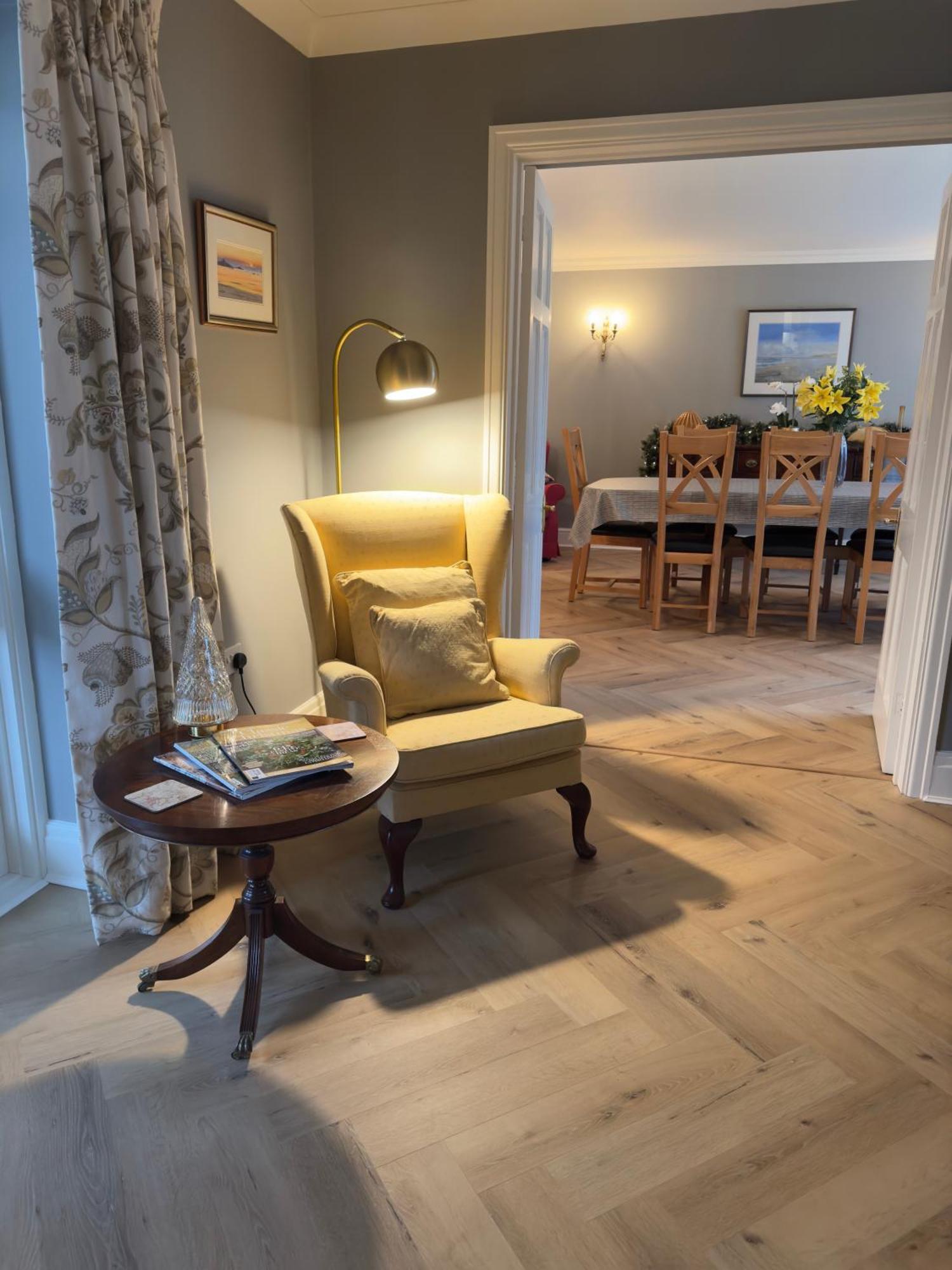 Vast, Elegant Home With Indoor Pool & Sauna Near Popular Golf Course Kington  Eksteriør bilde